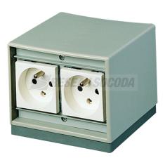  BORNE EQUIPEE STANDARD 4 PRISE 