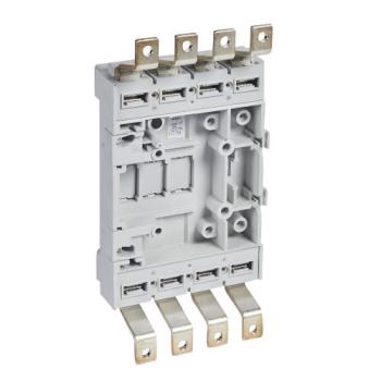  DPX3 630-BASE PRISE AVANT 4P 
